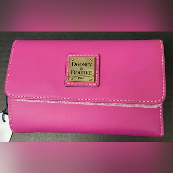 New Dooney & Bourke Wexford Leather Flap Wallet in Magenta 6" - Picture 2 of 9